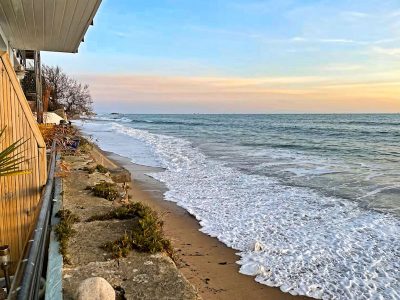 St Clement Beachfront Apartment – 1 Bedroom sea-front Apartment, Greve D'Azette